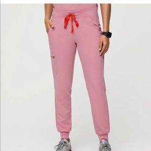 FIGS // Chalk pink Zamora jogger scrub pants